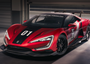 Carro mais rápido do mundo atinge quase 500 km/h e agora pertence a um único brasileiro