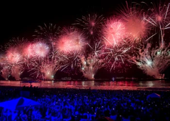 Moradores em todo esse país devem se preparar: próximo ano-novo será celebrado no 17/02