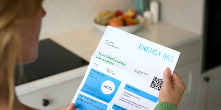 Conta de luz mais cara já tem data: reajuste de 24% começa em 25/01