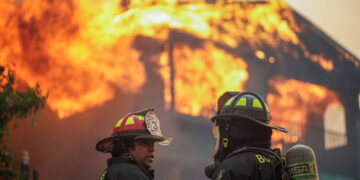 País vizinho do Brasil vira “inferno na Terra” e decreta estado de catástrofe