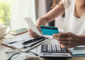 A partir de 2026, dívidas podem ser canceladas para quem tem mais de 60 anos