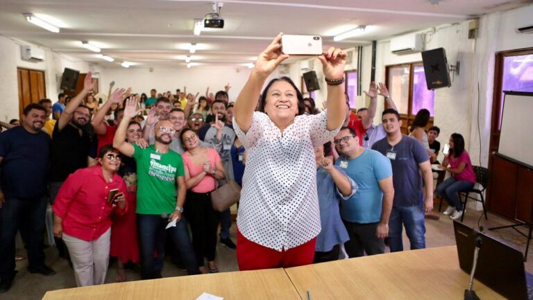 Esquerda com o pé esquerdo