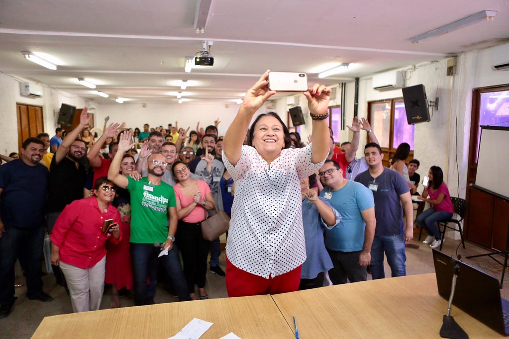 Esquerda com o pé esquerdo