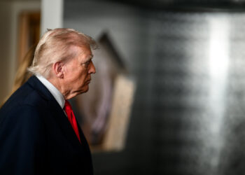 Trump fala em nova taxa de 200% e mercados entram em alerta