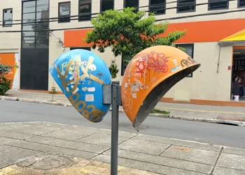 Após décadas, Anatel define data para remover definitivamente os orelhões do Brasil