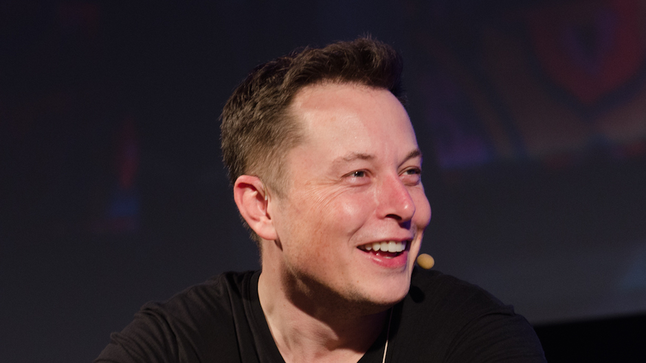 Enquanto o brasileiro mais rico do mundo tem R$ 227 bilhões guardados, Elon Musk está perto de alcançar os R$ 4,3 trilhões