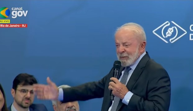 Lula reage ao ser chamado de 'velhinho'