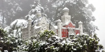 Cidade no Sul vira refúgio para quem quer viver o rigor do inverno com infraestrutura de luxo e charme europeu