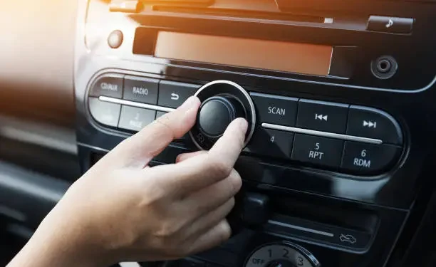 Estudo revela a música que você nunca deveria ouvir enquanto dirige