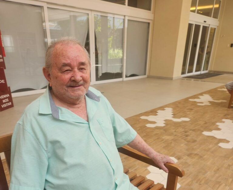 Enquanto escrevo esta crônica