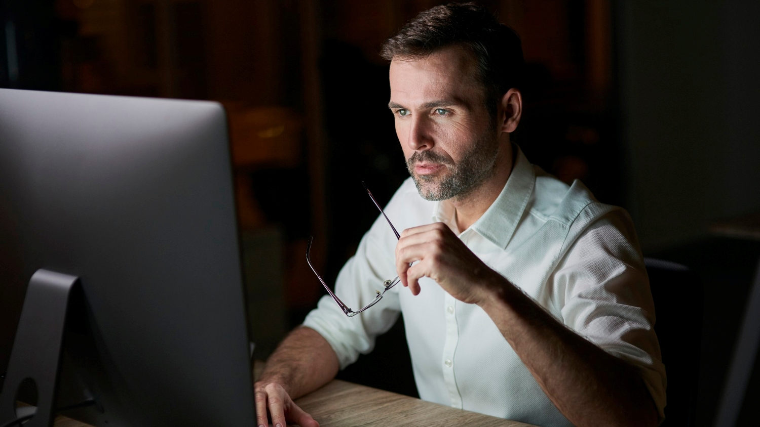 Até onde o chefe pode vigiar o que você digita e os sites que acessa no computador da empresa