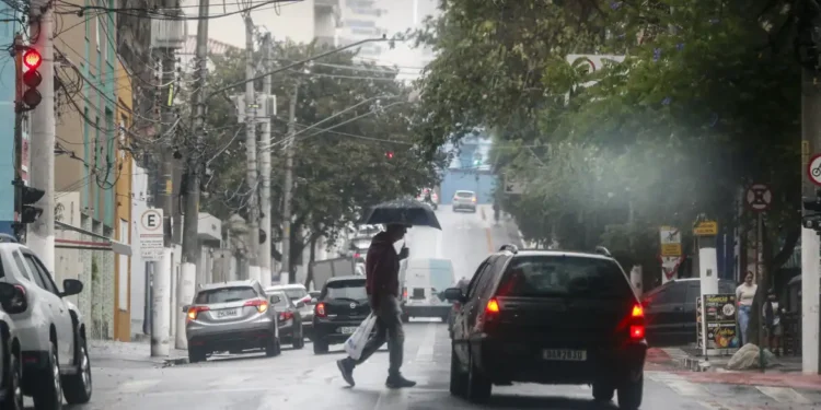 Especialistas alertam: seis estados do Brasil devem se preparar para impacto de ciclone