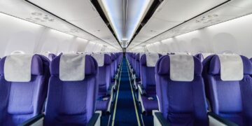 Viajar na janela ou no corredor do avião: o que é mais recomendado