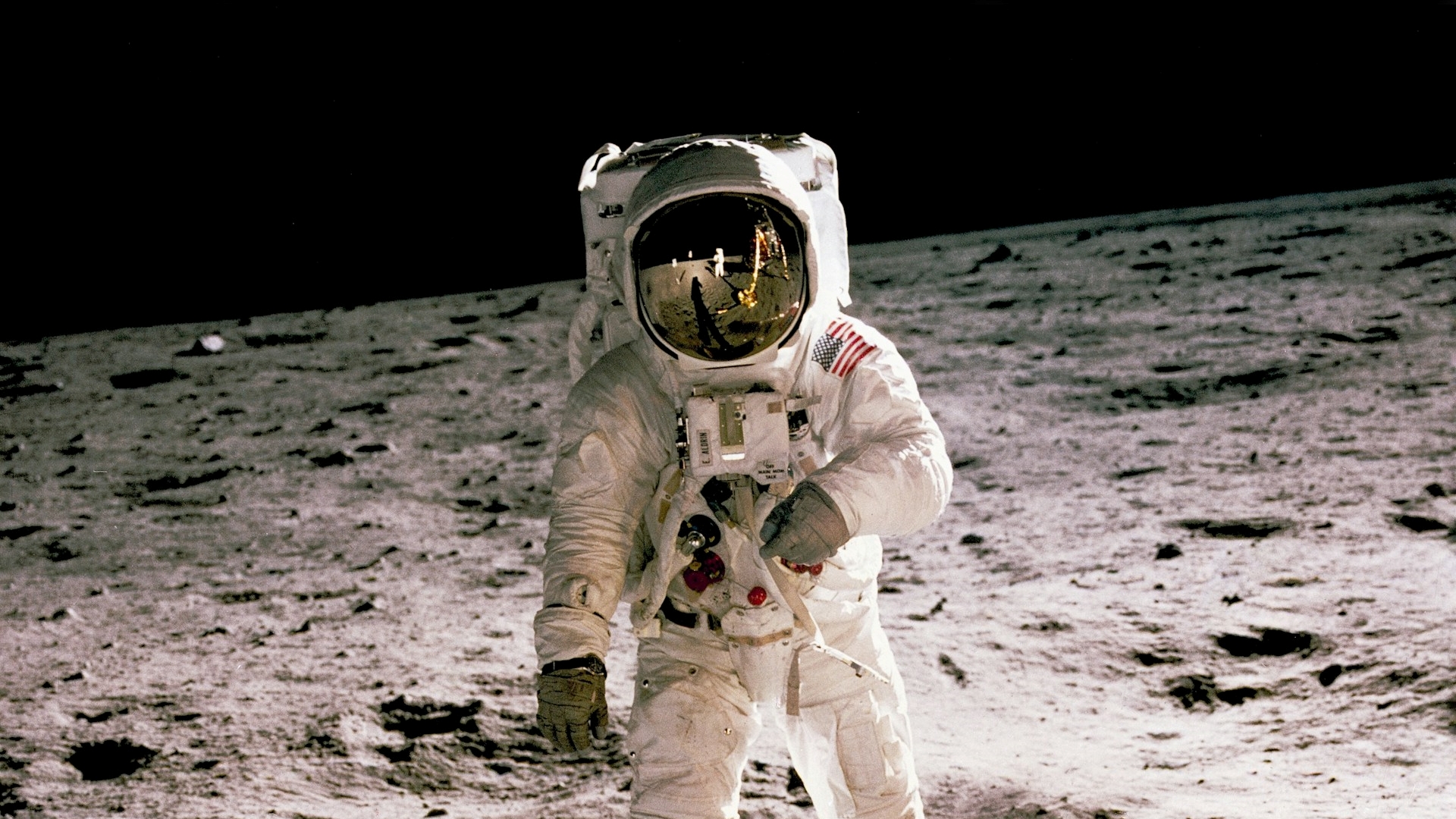 Entenda por que a NASA precisou desmentir notícia sobre humanos pousando na Lua