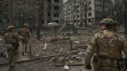 Relatório expõe pagamento de até R$ 50 mil para quem aceita atuar na guerra da Rússia