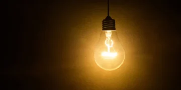 O eletrodoméstico que você precisa limpar no verão para não consumir o dobro de energia