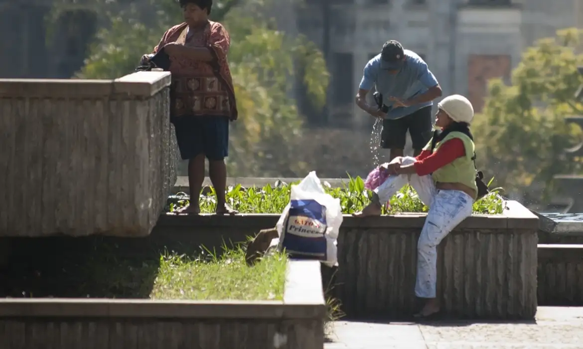 Mais de mil moradores de rua deixaram essa cidade do Brasil após medida adotada pela prefeitura