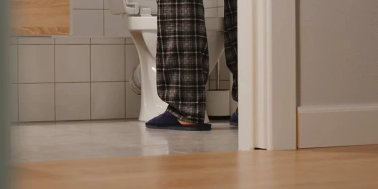 Fazer xixi sentado ou em pé: o que é mais recomendado