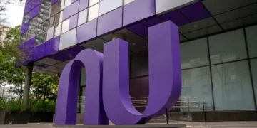R$ 2,5 bilhões: Nubank prepara ação que deve impactar a rotina de brasileiros