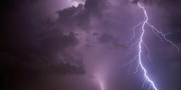 Tempestades no Brasil: estados são colocados em alerta para eventos extremos até 24/01