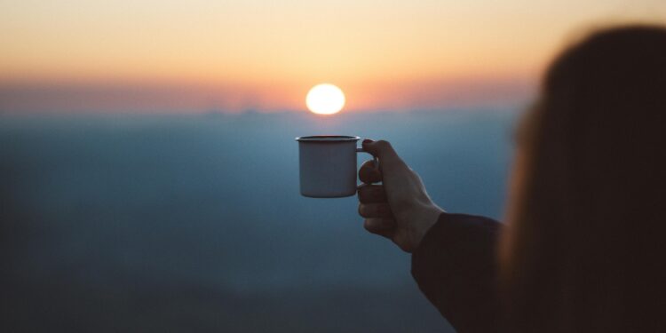 O melhor horário para tomar café, segundo a ciência