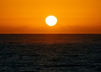 O Sol "explodiu" e cientistas pedem que a população se prepare para o impacto na Terra