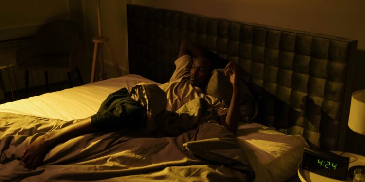O hábito noturno popular entre brasileiros que pode aumentar risco de problemas cardíacos
