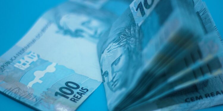 Governo anuncia aumento e profissionais dessa área terão salários maiores em todo o Brasil