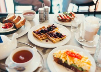 Café da manhã que “segura” a pressão: o que realmente funciona, segundo cardiologista