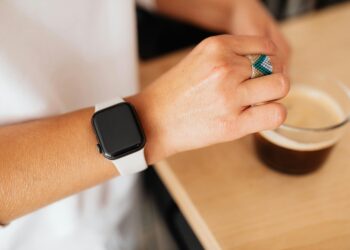 Nova tecnologia da Apple acabou de chegar no Brasil e pode "salvar" quem sofre com pressão alta