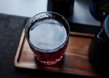 Um detalhe dentro da Coca-Cola virou caso de Justiça e rendeu R$ 10 mil para esse brasileiro