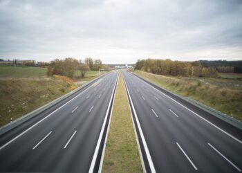 Tecnologia inédita promete extinguir buracos nas ruas e mudar o futuro das estradas