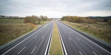 Tecnologia inédita promete extinguir buracos nas ruas e mudar o futuro das estradas