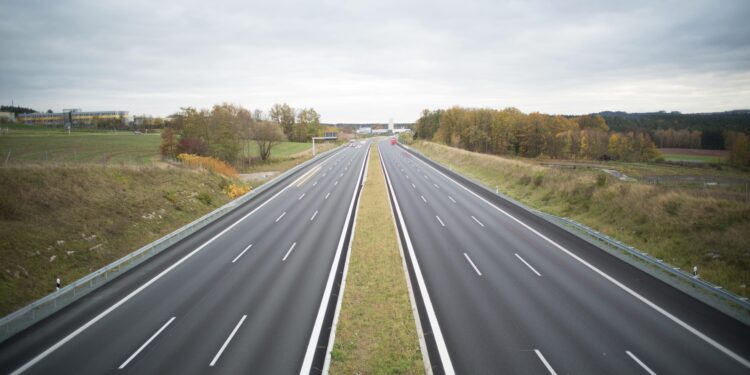 Tecnologia inédita promete extinguir buracos nas ruas e mudar o futuro das estradas