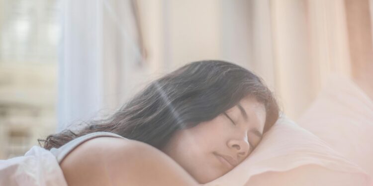 O que significa sonhar com pessoas que já morreram, de acordo com especialistas