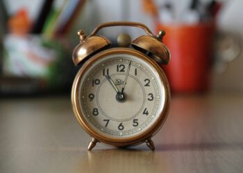 O alarme que faz seu cérebro “acordar” mais rápido, segundo os cientistas