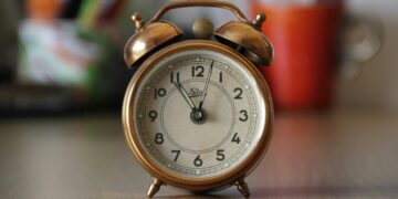 O alarme que faz seu cérebro “acordar” mais rápido, segundo os cientistas