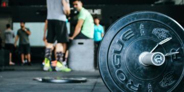 Manhã, tarde ou noite? Cientistas revelam a melhor hora do dia para praticar exercícios e queimar calorias