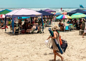 Trabalhadores em todo o Brasil podem ganhar "mini-férias" de 5 dias que prometem parar o país