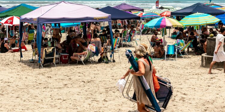 Trabalhadores em todo o Brasil podem ganhar "mini-férias" de 5 dias que prometem parar o país