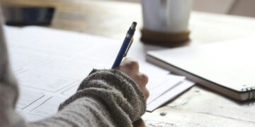 Família mais influente do país abriu oportunidade que pode render mais de R$ 200 mil mensais