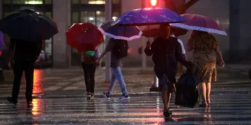 Moradores no sudeste devem se preparar para "catástrofe" com ventos fortes, granizo e tempestades no 01/02