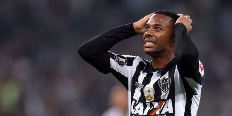 Depois de um ano no “presídio dos famosos”, Robinho conseguiu autorização para sair da prisão