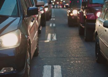 Motoristas que descumprirem esta lei podem levar multa de R$ 880,41 em janeiro