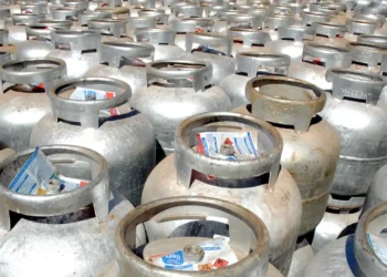 Brasileiros vão sentir no bolso: gás de cozinha sobe e chega a quase 5% de aumento