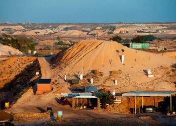 Para fugir do calor brutal, cidade de 3 mil pessoas resolveu criar casas debaixo da terra