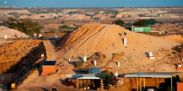 Para fugir do calor brutal, cidade de 3 mil pessoas resolveu criar casas debaixo da terra