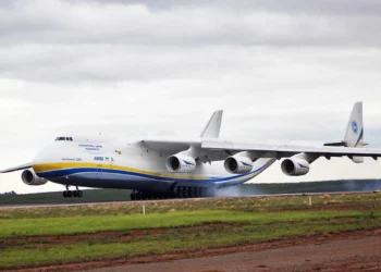 O avião mais potente do mundo: pode transportar até 250 mil quilos e tem seis motores