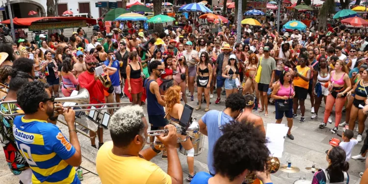 Novo vírus entra no radar no Brasil e Carnaval acende preocupação com transmissão