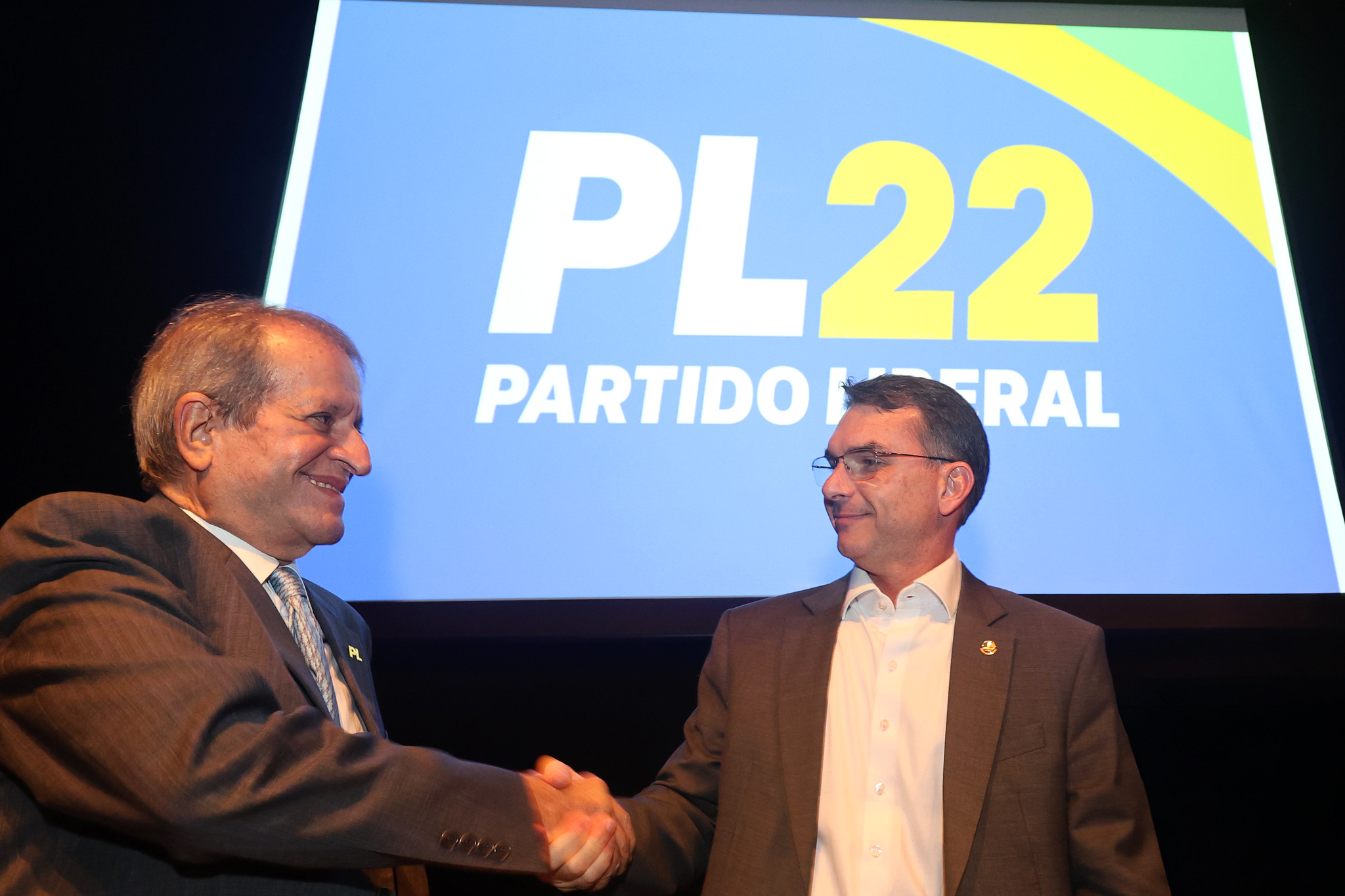 Flávio quer presidenciáveis de direita no governo, diz Valdemar